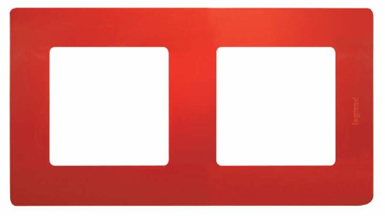 Legrand Etika Красная Рамка 2-местная 672532